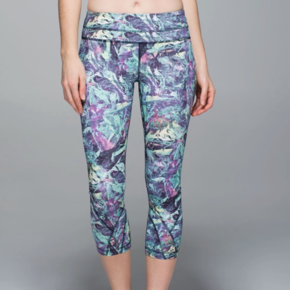 Lululemon Run: Inspire Crop II